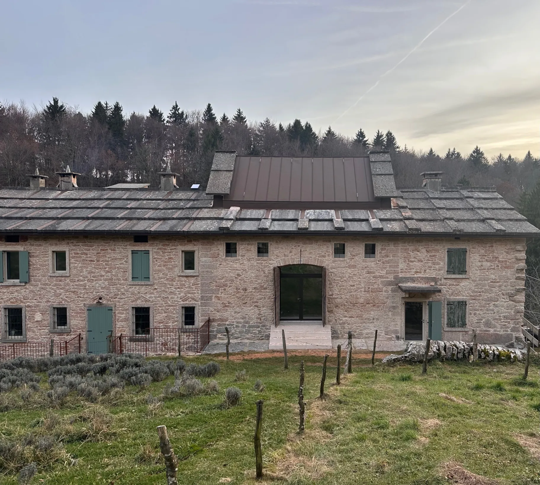 Contrada Tezza Micheloni - Antica contrada in pietra della Lessinia