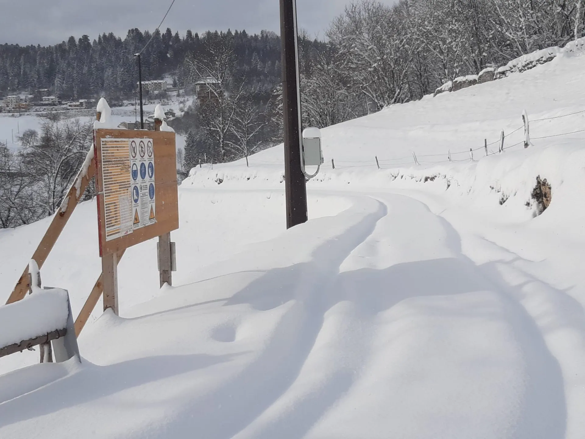 Cantiere sotto la neve