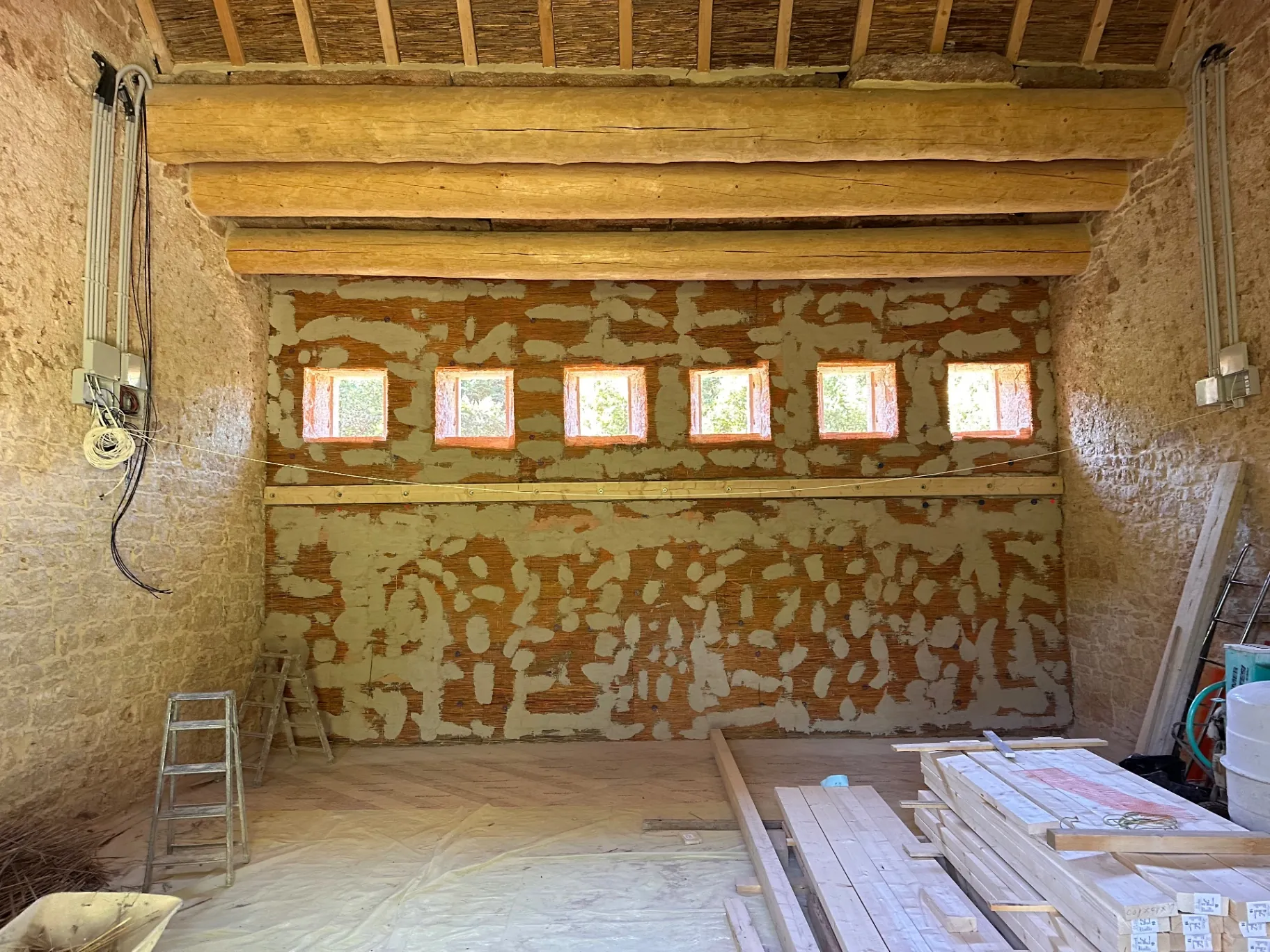 Intonaco e finestrelle